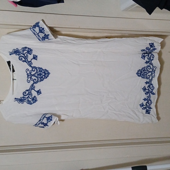 Lulus - Picture 1 of 1